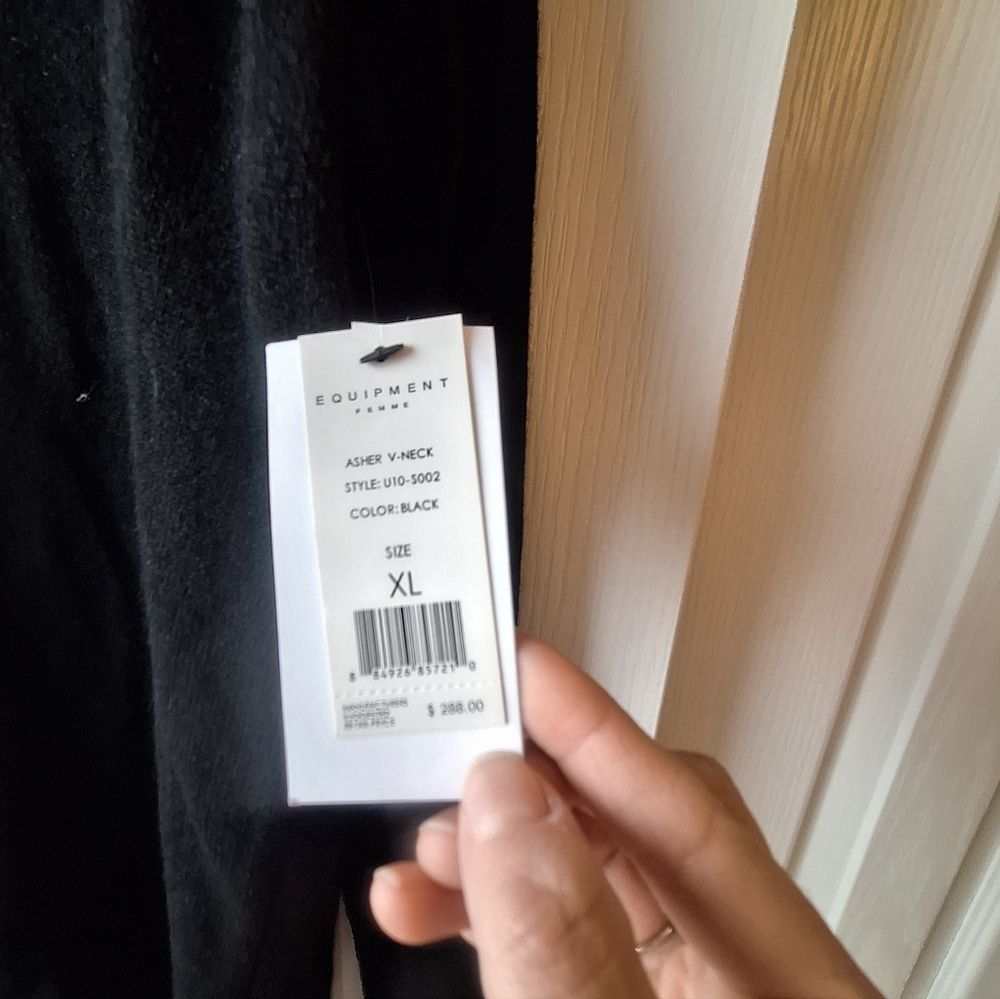 NWT Equipement Black Lightweight Crewneck Sweater 100% CASHMERE - Picture 4 of 4